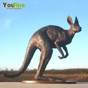 פסל ברונזה בעלי החיים קנגורו מתכת גודל חיים לגן