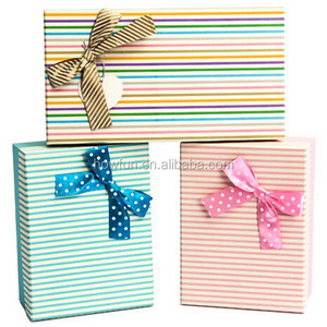 Bonito Color <span class=keywords><strong>3</strong></span> unids rayas <span class=keywords><strong>juego</strong></span> de papel cajas de regalo del caramelo - Product Image 1