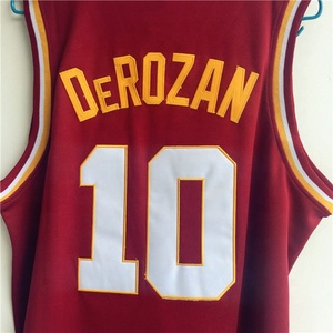 Precio de Fábrica <span class=keywords><strong>Demar</strong></span> DeRozan # Camiseta de Baloncesto Retro de la Universidad de EE. UU. Número 10 - Product Image 2