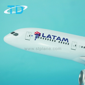 Latam Boeing 787-9 1:200 mô hình máy bay Nhựa 28.5cm quà lưu niệm phiên bản 2019 - Product Image 3