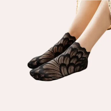 Top Sale Sweet Black Sheer Lace Net Socks for Ladies