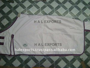 Alfombra HAL Summer Pink Horse hecha de algodón duradero con forro de nailon para mayor comodidad y protección - Product Image 2