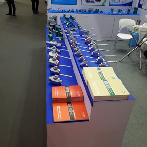 Высокотемпературный Трехходовой гидравлический шаровой клапан с ручным управлением, сертифицированный по стандарту ISO9001, конструкция из нержавеющей стали с резьбой NPT OEM - Product Image 4