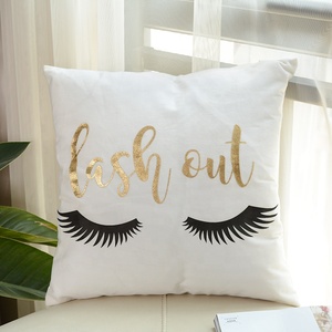 Fundas de cojín decorativas de hoja dorada para sofá de oficina de terciopelo estampado de China - Product Image 2