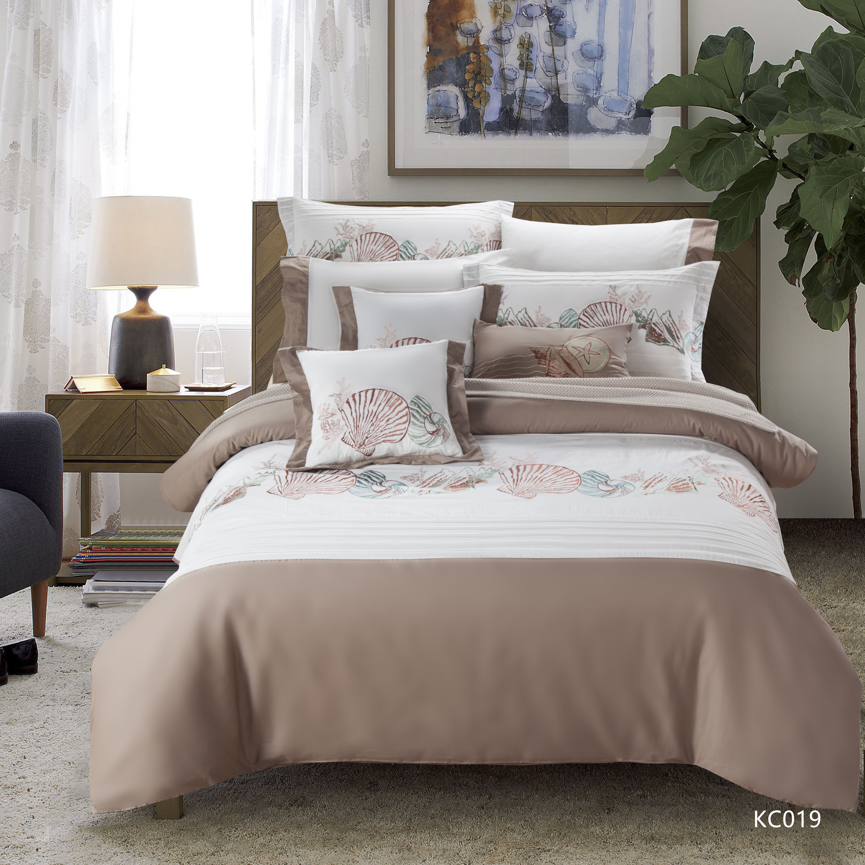 KOSMOS dubai bordado de lujo de ropa de cama 90gsm de microfibra al por mayor precio cama edredón conjunto
