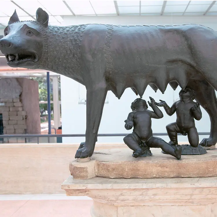 最高品質の鋳造ブロンズオオカミと子供たちの像