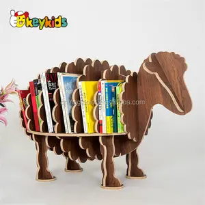 Оптовая продажа, декоративная деревянная книжная полка в форме овцы, используемая в кофейне и книжном магазине W08D070