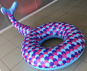 Fábrica china al aire libre grande nuevo diseño sirena anillo de natación inflable - Product Image 4