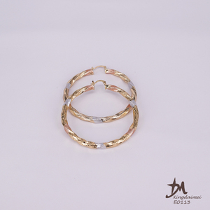 <span class=keywords><strong>Orecchini</strong></span> in oro <span class=keywords><strong>orecchini</strong></span> fatti <span class=keywords><strong>a</strong></span> mano in lega da donna <span class=keywords><strong>orecchini</strong></span> in oro 18 carati dipinti <span class=keywords><strong>a</strong></span> tre colori, <span class=keywords><strong>orecchini</strong></span> da donna in lega di rame all'ingrosso senza <span class=keywords><strong>pietra</strong></span> - Product Image 2
