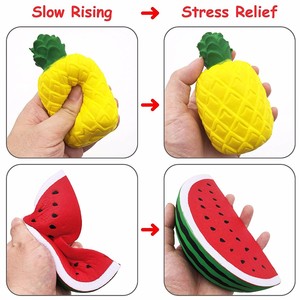 Set di 4 Frutti Squishy Mskwee Fragola Pesca Banana Limone Mela Giocattolo Antistress a Lenta Risalita per Bambini - Product Image 4