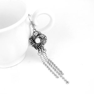 Pendientes Largos con Nudo de Amor Estilo Casino Royale, Inspirados en las Mujeres de Bond - Product Image 5