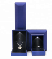 Boîte à Bague Lumineuse LED Haut de Gamme en Gros, Boîte d'Emballage Personnalisée pour Bijoux avec Logo, Boîte Lumineuse LED pour Bague, Boucles d'Oreilles et Collier