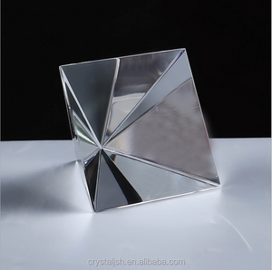 Le fabricant de style le plus récent en gros nouveau style cristal verre triangle egypte cristal <span class=keywords><strong>pyramide</strong></span> - Product Image 1