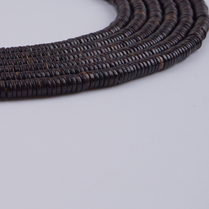Venta al por mayor en línea 4 * 1 mm suelta de cáscara de coco natural granos del espaciador para rosario joyería que hace - Product Image 2
