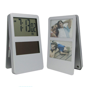 Cadeau promotionnel Horloge <span class=keywords><strong>de</strong></span> bureau et <span class=keywords><strong>de</strong></span> maison avec cadre photo Horloge numérique solaire électronique Alarmes Calendriers Plastique - Product Image 2