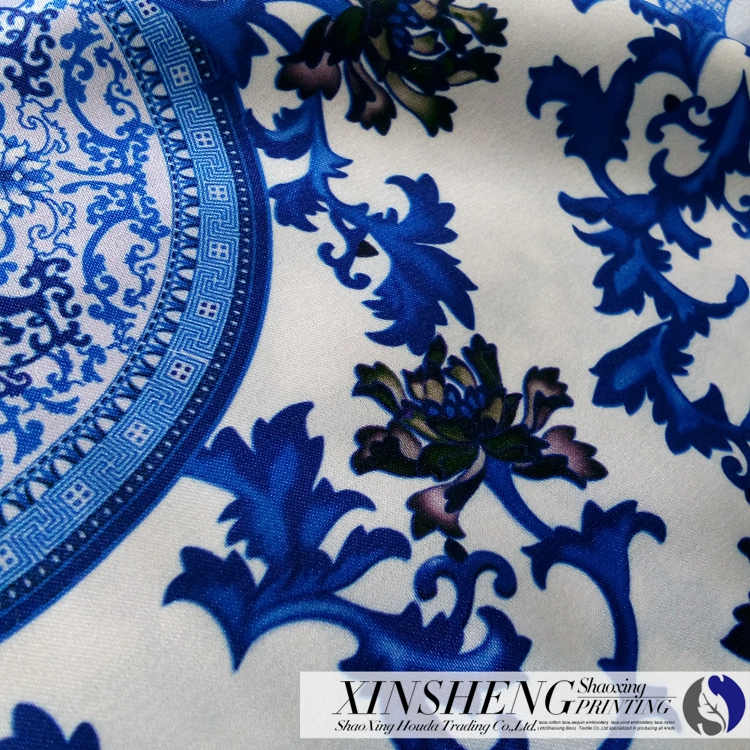 Хорошее качество, сине-белая фарфоровая ткань с принтом для женщин