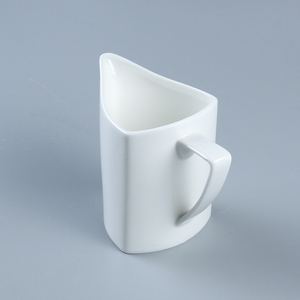 High quality safe restaurant white porcelain ceramic cafe small coffee creamer milk jug wholesale