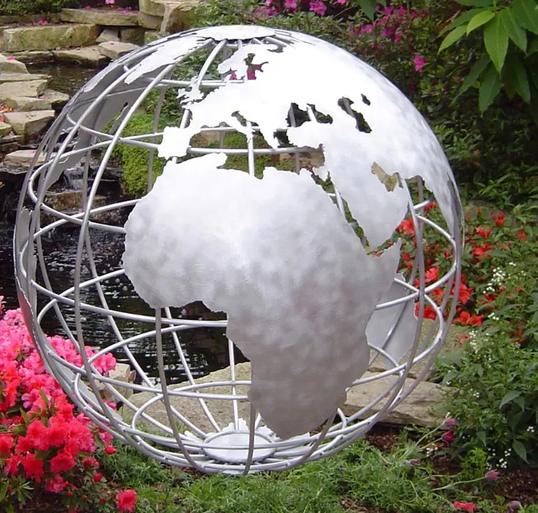 Escultura de adorno de esfera de tierra de metal de globo de acero inoxidable o aluminio de jardín moderno