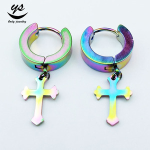 <span class=keywords><strong>Orecchini</strong></span> a Cerchio in Acciaio Inossidabile <span class=keywords><strong>da</strong></span> <span class=keywords><strong>Uomo</strong></span> con Design a Croce Pendente per Matrimoni, Feste o Idea Regalo per Fidanzamento - Product Image 2