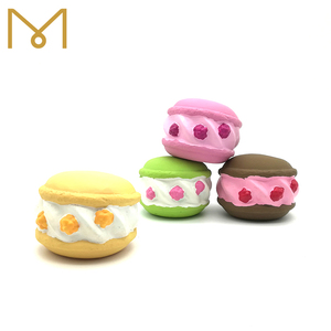 2023 <span class=keywords><strong>biscotti</strong></span> di amaretto in lattice di gomma all'ingrosso squeaky dog pet squeaky chew cake toys - Product Image 3