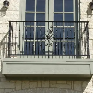 质量保证阳台栏杆栏杆铁烧烤设计的阳台