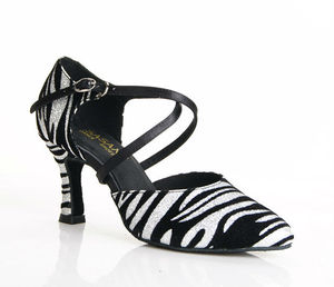 cerca del dedo del pie de mujer zapatos de baile - Product Image 1