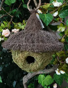 Venda por atacado natural artesanal moss rattan pendurado casa de pássaro gaiola ninho para pássaros selvagem repouso bolso roosting fora