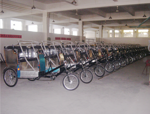 Vente en gros d'usine Vélo électrique pas cher pour adultes Tricycle à <span class=keywords><strong>3</strong></span> <span class=keywords><strong>roues</strong></span> Tuk Tuk <span class=keywords><strong>Moto</strong></span> électrique Rickshaw <span class=keywords><strong>Taxi</strong></span> avec pousse-pousse - Product Image 4