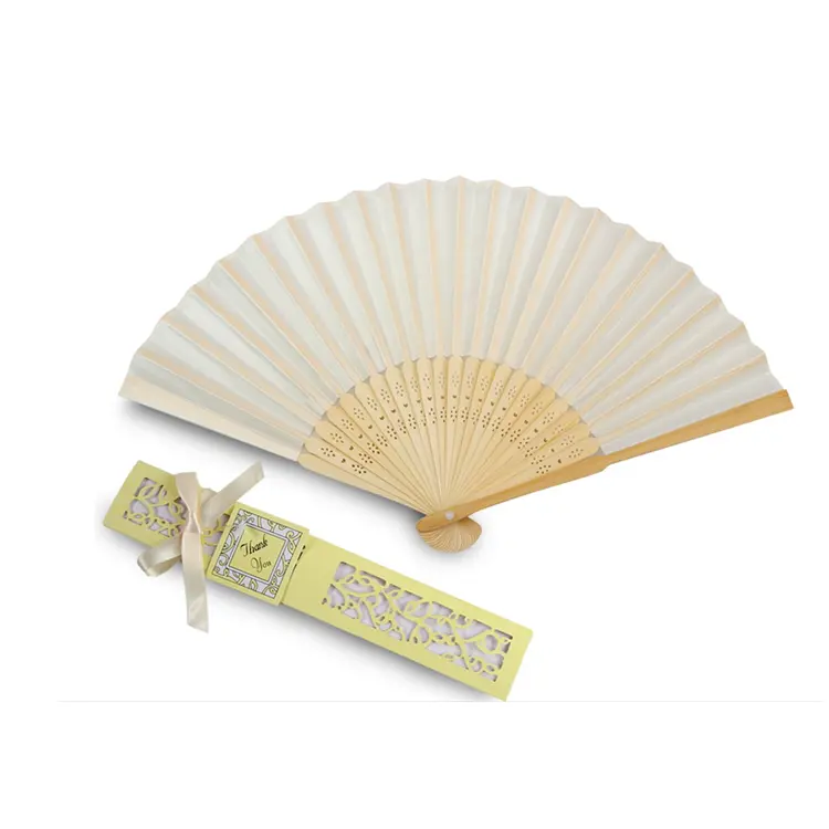 Accessoire de mariage couleur blanc ivoire, 50 pièces, Souvenirs de mariage pliables à la main, cadeaux pour invités, accessoire de fête, éventail à main en tissu de bambou avec boîte-cadeau