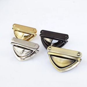 Meetee KY550 <span class=keywords><strong>borsa</strong></span> <span class=keywords><strong>a</strong></span> forma di triangolo lucchetto accessori Hardware borse <span class=keywords><strong>chiusura</strong></span> <span class=keywords><strong>chiusura</strong></span> <span class=keywords><strong>chiusura</strong></span> fibbia torsione <span class=keywords><strong>borsa</strong></span> interruttore mortasa serrature - Product Image 1