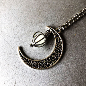 2019 Venta caliente <span class=keywords><strong>de</strong></span> las mujeres encanto brillante collar Luna piedra luminosa collar Halloween <span class=keywords><strong>regalos</strong></span> - Product Image 3