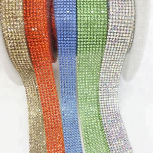 L147 2cm colorato Hotfix strass Trim Crystal Iron on o Hotfix, colla da usare. Forma della catena di strass con motivo Flatback - Product Image 1