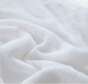 <span class=keywords><strong>Toalla</strong></span> de Baño Blanca de Algodón 100% Ecológico, Tejida, 32S, de Alta Calidad para Hotel, 600GSM, en Stock, Venta al por Mayor - Product Image 5