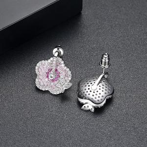 Aretes LUOTEEMI con Circonita Cúbica Rosa Pequeña en Forma <span class=keywords><strong>de</strong></span> Flor y <span class=keywords><strong>Mariposa</strong></span> para Mujer - Product Image 6