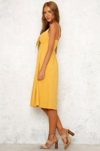 2021 moda Spaghetti di tendenza cravatta anteriore donna <span class=keywords><strong>giallo</strong></span> <span class=keywords><strong>abito</strong></span> <span class=keywords><strong>Midi</strong></span> con bottoni sul davanti - Product Image 3