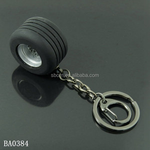 <span class=keywords><strong>Porte</strong></span>-clés en alliage de zinc en forme de pneu avec logo personnalisé - Product Image 4