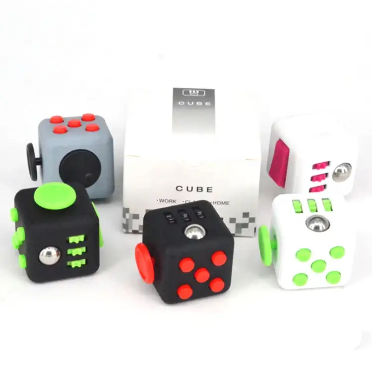 Renkli Mini Fidget parmak oyuncakları küp basınç tahliye bulmaca sihirli küpler Anti stres çok fonksiyonlu Fidget oyuncak küp