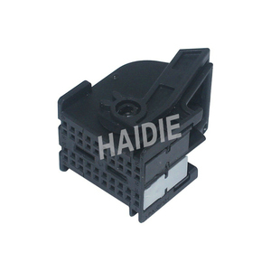 Connecteurs d'alimentation électrique automatique série composite femelle 40 broches 967286-1 - Product Image 1