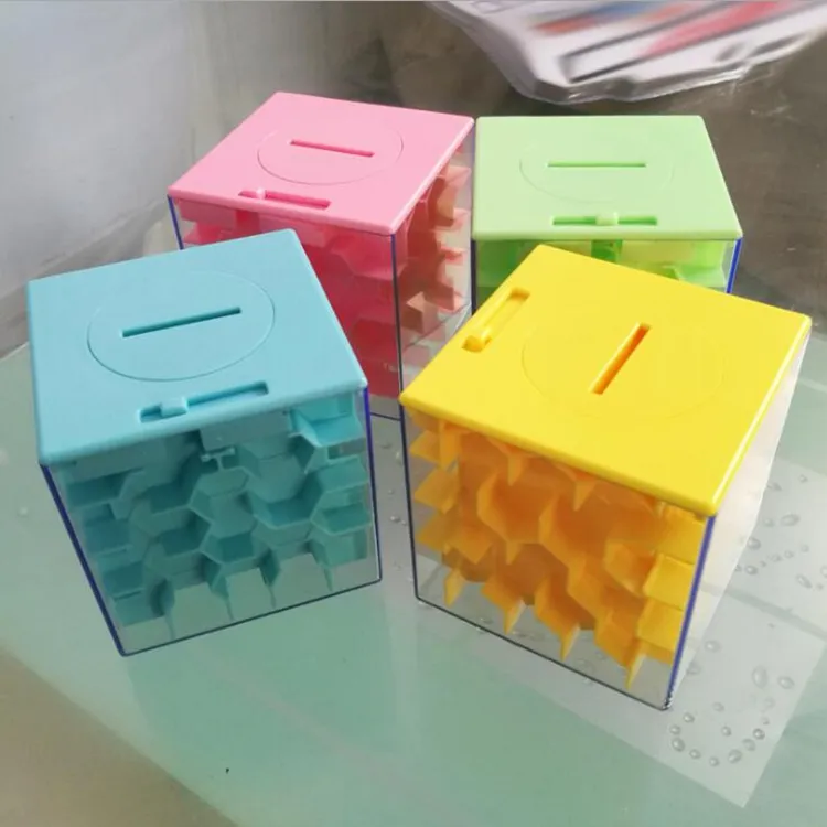 Nuovo disegno di plastica 3D giocattolo labirinto dei soldi banca di risparmio di denaro piggy