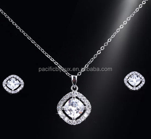 <span class=keywords><strong>Set</strong></span> di gioielli in rodio <span class=keywords><strong>set</strong></span> di collana di orecchini in zirconi con gioielli in oro 18kt - Product Image 1