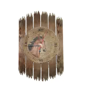 सजावटी प्राचीन हाथ नक्काशीदार हार्स डिजाइन लकड़ी की दीवार घड़ी