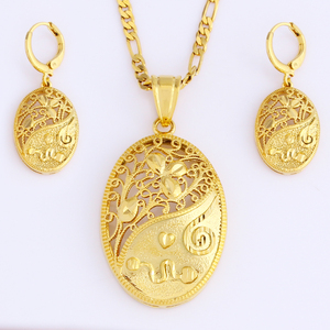 Set di Gioielli <span class=keywords><strong>JH</strong></span> di Tendenza con Orecchini Ovali Semi-Cavi Placcati Oro e Collana con Ciondolo - Product Image 2