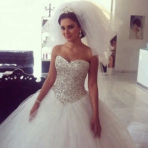 NE011 Abito da Sposa Principessa in <span class=keywords><strong>Tulle</strong></span> <span class=keywords><strong>Bianco</strong></span> con Cristalli Scintillanti, <span class=keywords><strong>Vestito</strong></span> da Ballo, Vendita Diretta dalla Fabbrica Cinese - Product Image 2