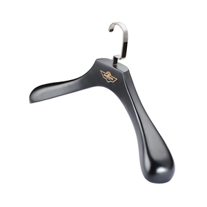 Prix d'usine Marque OEM Graver LOGO Chemise en bois Cintres de <span class=keywords><strong>costume</strong></span> noir/blanc - Product Image 6