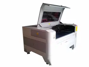 De taille moyenne 1300*900mm gravure laser machine de découpe