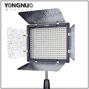 Светодиодная лампа для видеосъемки YONGNUO YN300 III YN300III CRI95 3200K-5500K со шторкой для фотосъемки + аккумулятор 2x NP550 + зарядное устройство CD50 - Product Image 5