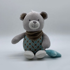 Carino morbido <span class=keywords><strong>peluche</strong></span> orsacchiotto <span class=keywords><strong>grigio</strong></span> con carillon e sonaglio lavato in cotone PP ripieno per compleanni - Product Image 1