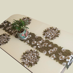 Resistente al calor de raso <span class=keywords><strong>camino</strong></span> de <span class=keywords><strong>mesa</strong></span> para las mesas redondas - Product Image 3