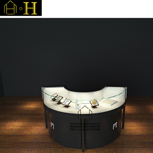 Tiendas de joyería de lujo clásicas imágenes de diseño de interior con escaparate de cristal joyería - Product Image 3