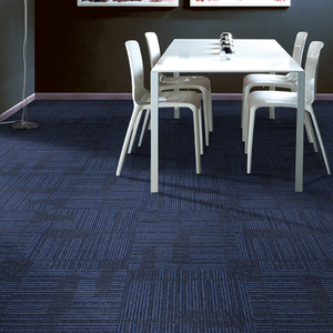 Azulejo de alfombra de nailon 100% moderno para uso comercial, patrón de rayas cuadradas de pila de bucle con mechones para oficina, habitaciones de Hotel, alfombra de suelo de Material de PVC - Product Image 1